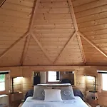 Bed & Breakfast La Longère Des Nuits De Varenne Muchedent