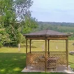 Bed & Breakfast La Longere Des Nuits De Varenne 3*