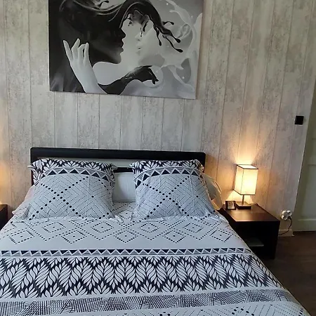 La Longère Des Nuits De Varenne Muchedent