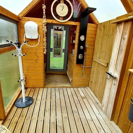 Bed & Breakfast La Longère Des Nuits De Varenne