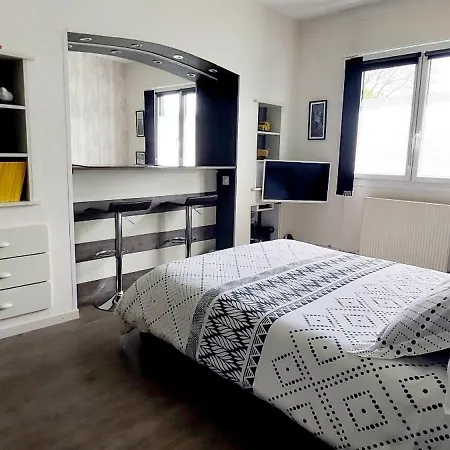 La Longère Des Nuits De Varenne 3*