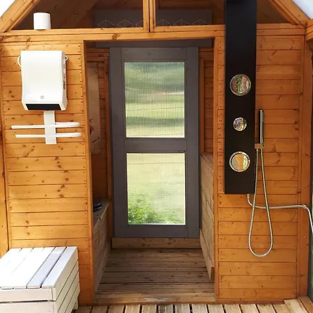 La Longere Des Nuits De Varenne Bed and Breakfast