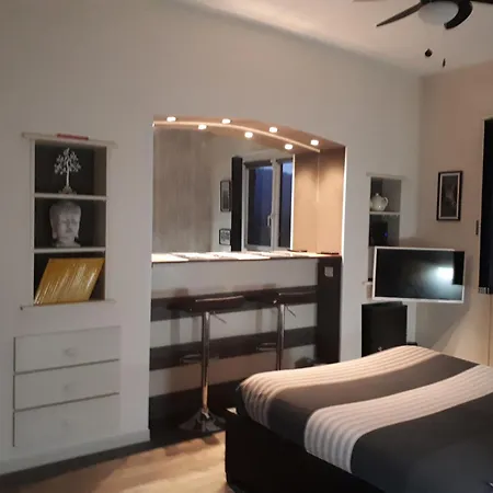 Bed & Breakfast La Longere Des Nuits De Varenne