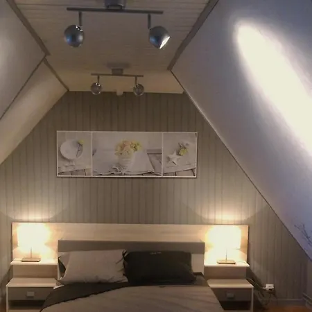 Bed & Breakfast La Longere Des Nuits De Varenne 3*