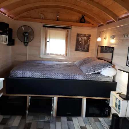 La Longere Des Nuits De Varenne Bed & Breakfast