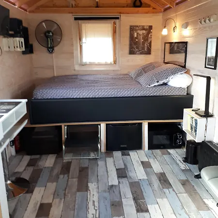 Bed & Breakfast La Longère Des Nuits De Varenne