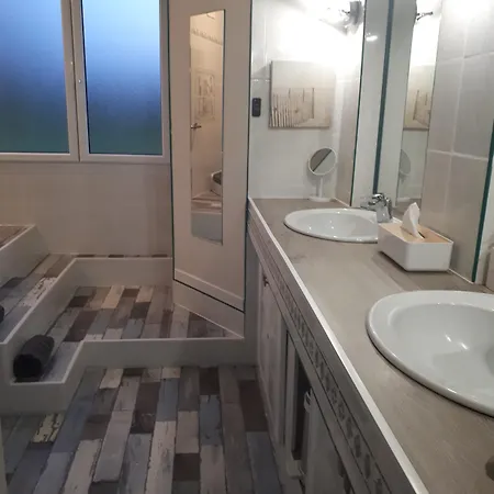 La Longère Des Nuits De Varenne 3* Muchedent