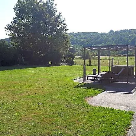 Frühstückspension La Longere Des Nuits De Varenne 3*