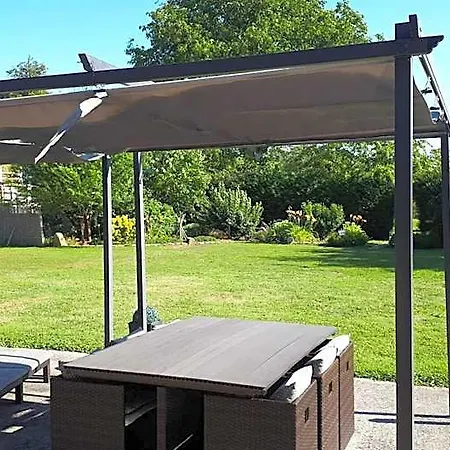 Frühstückspension La Longere Des Nuits De Varenne 3*