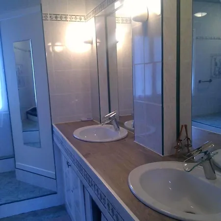 Bed & Breakfast La Longère Des Nuits De Varenne