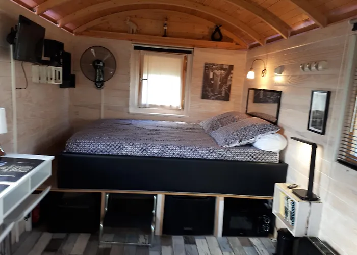 La Longere Des Nuits De Varenne Bed & Breakfast