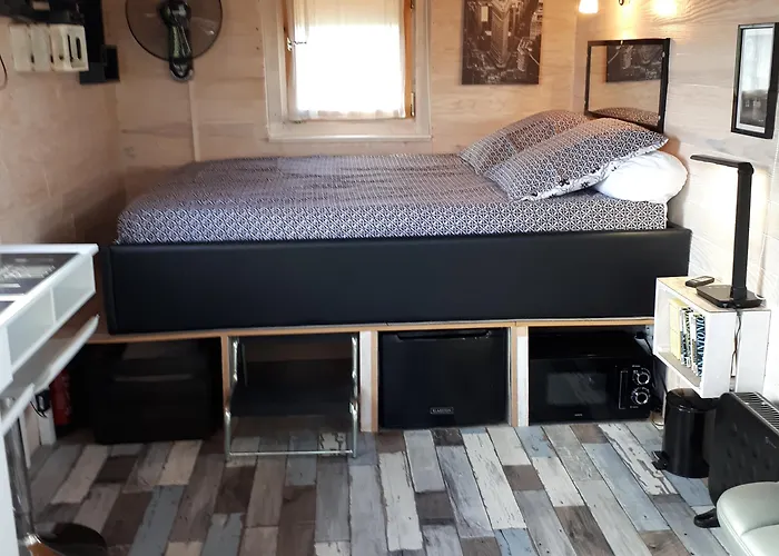 Bed & Breakfast La Longere Des Nuits De Varenne