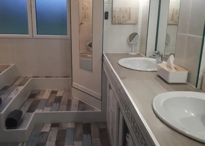 La Longere Des Nuits De Varenne 3* Muchedent